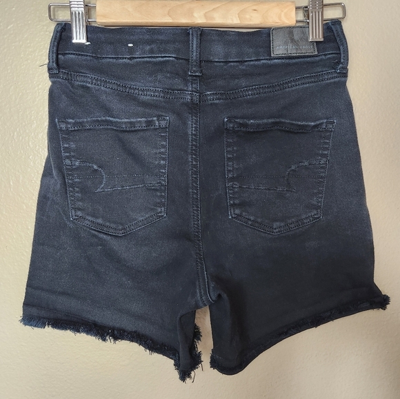 American Eagle Womens |4| Black Next Level Stretch Curvy Hi-Rise Shortie - Picture 3 of 7
